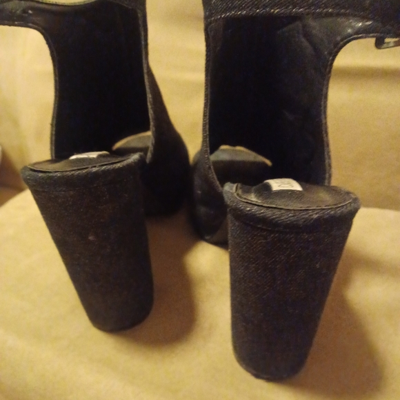 Cape Robbin denim embroidery heals. Size 8.5 - Picture 3 of 6